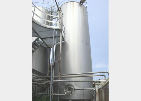 Cuve de stockage verticale de 50 m3 - INOX 304, agitée et isolée