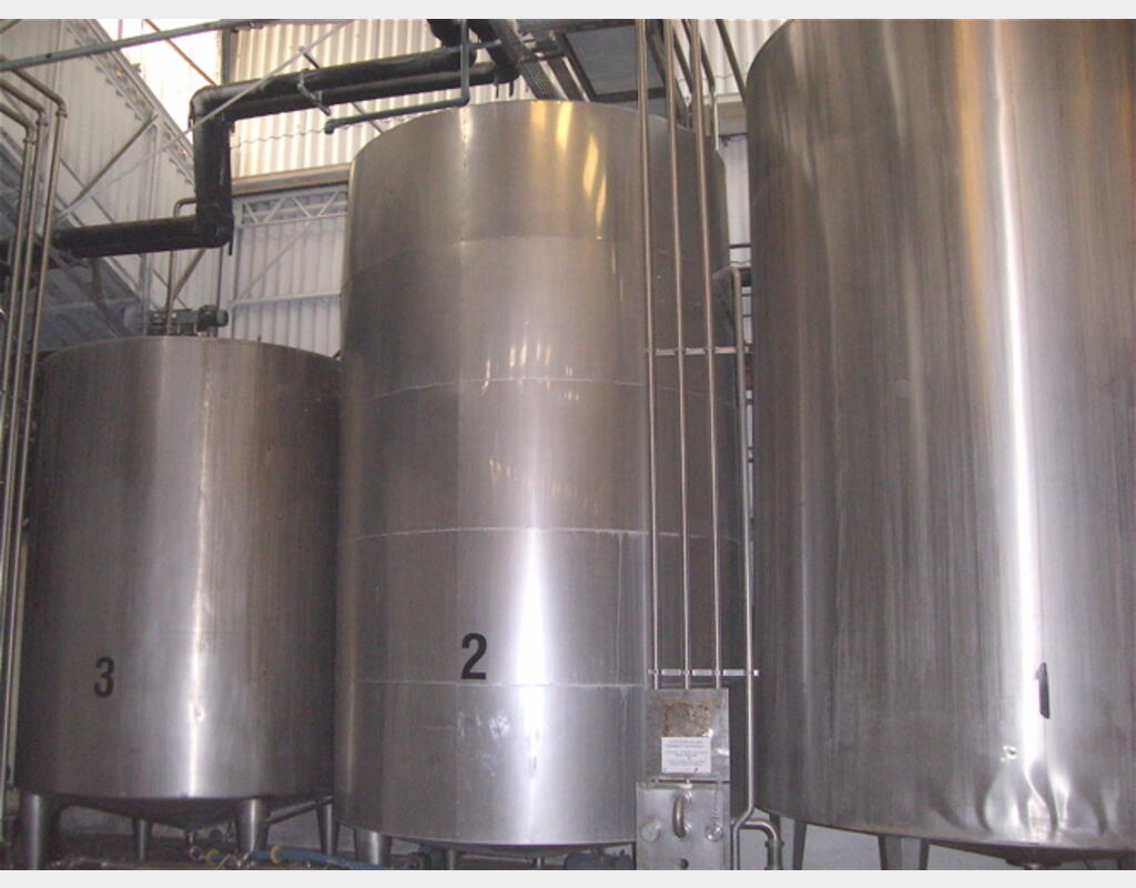 Cuve de stockage verticale de 30 m3 - INOX 304, Isoléé , agitée