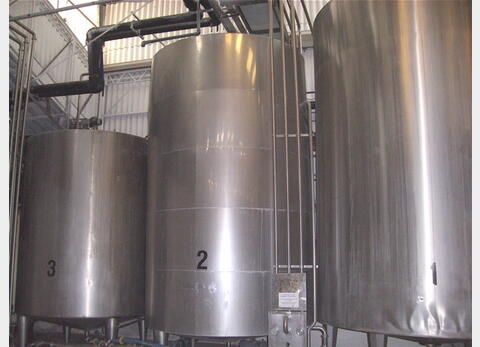 Cuve de stockage verticale de 30 m3 - INOX 304, Isoléé , agitée