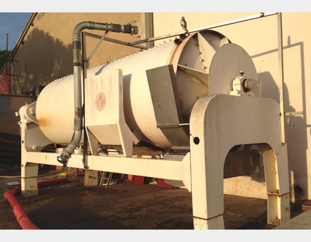 pressoir cage ferm&eacute;e Marque : WILLMES