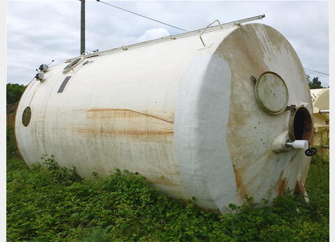 cuve stockage polyester Volume : 300 hecto (30000 litres)