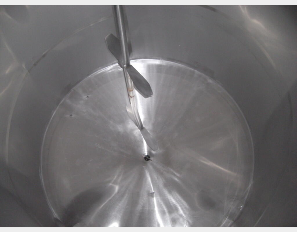 Cuve de stockage verticale de 20 m3 - INOX 304, Isoléé , agitée