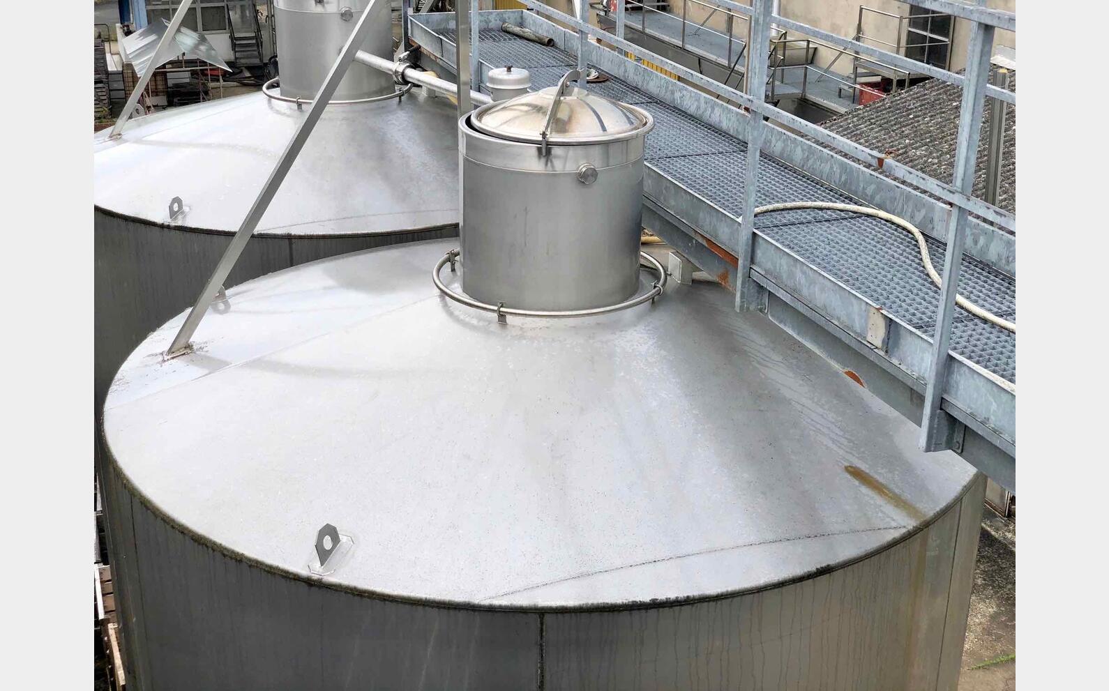 Cuve stockage inox sur pieds SCHEIBER