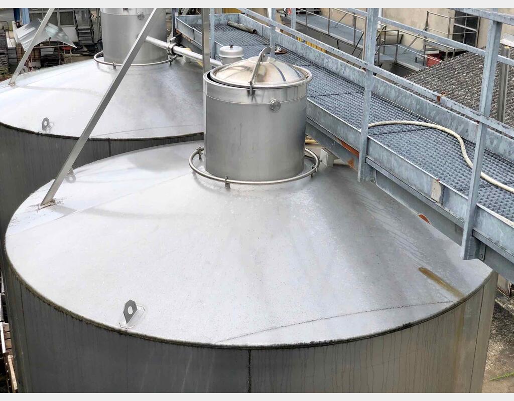 Cuve de stockage inox sur pieds - Volume : 450 HL (45000 litres)