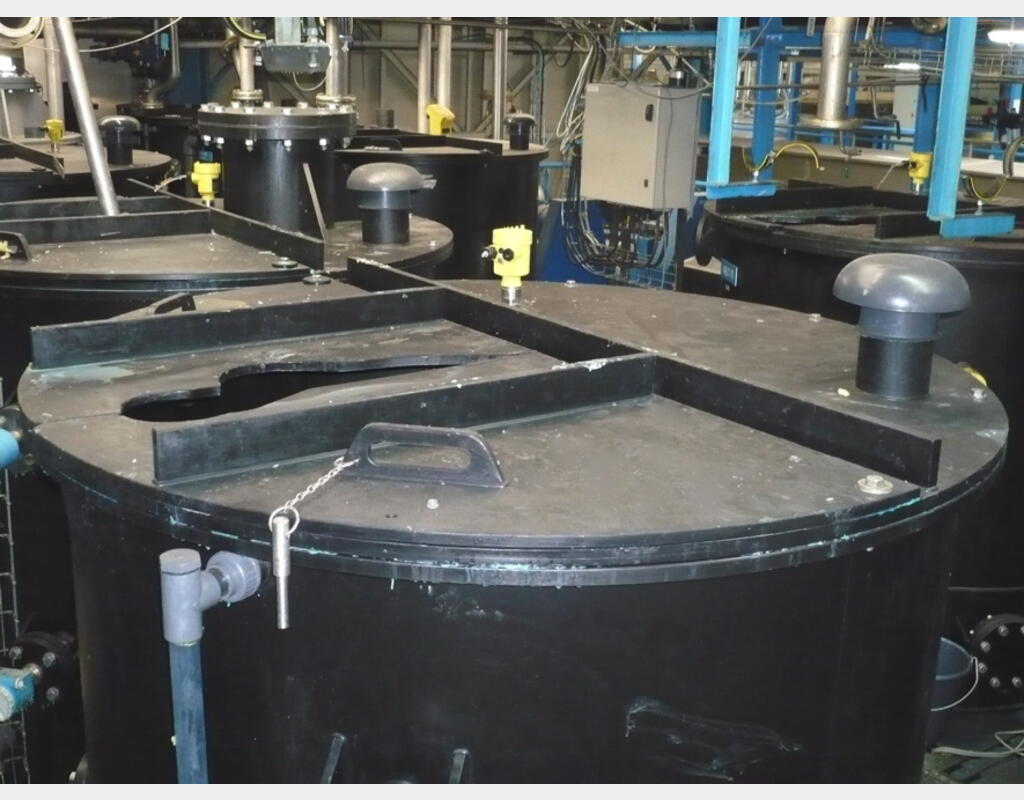 cuve de stockage en PEHD - volume : 2.000 litres
