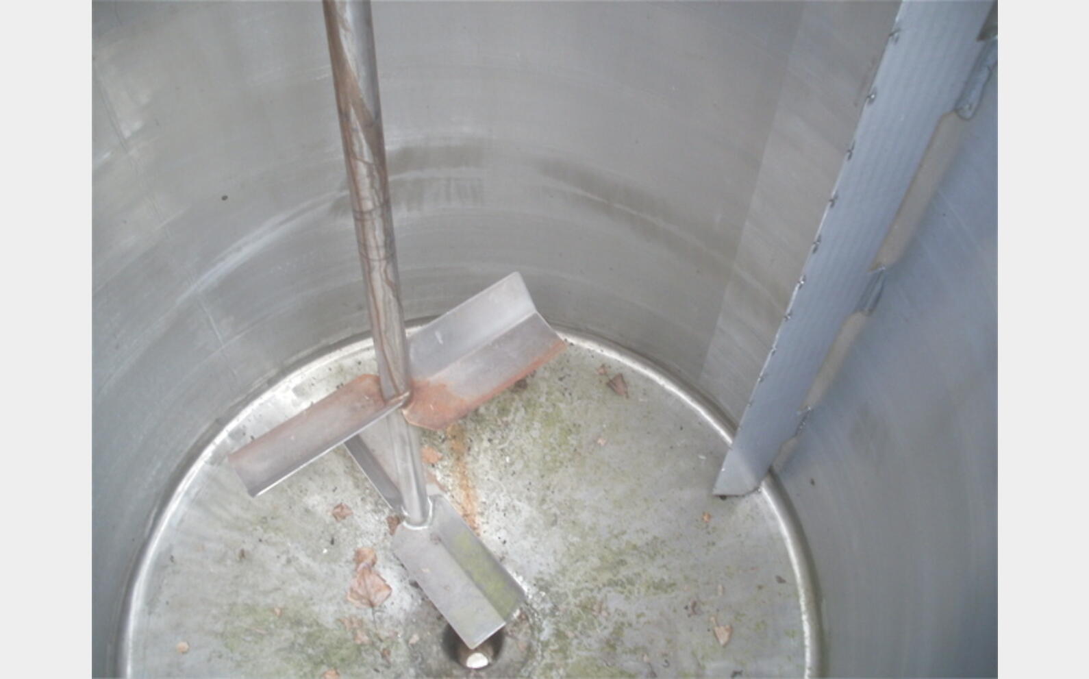 Cuve INOX  calorifug&eacute;e 2000 L