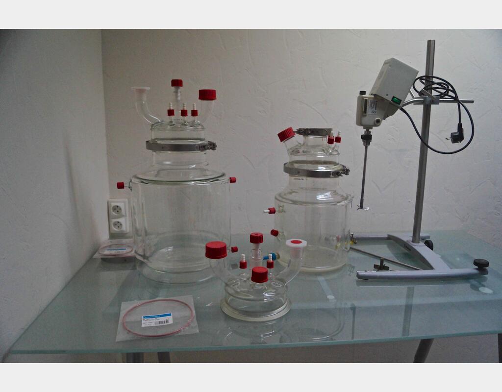 R&eacute;acteur en verre double enveloppe