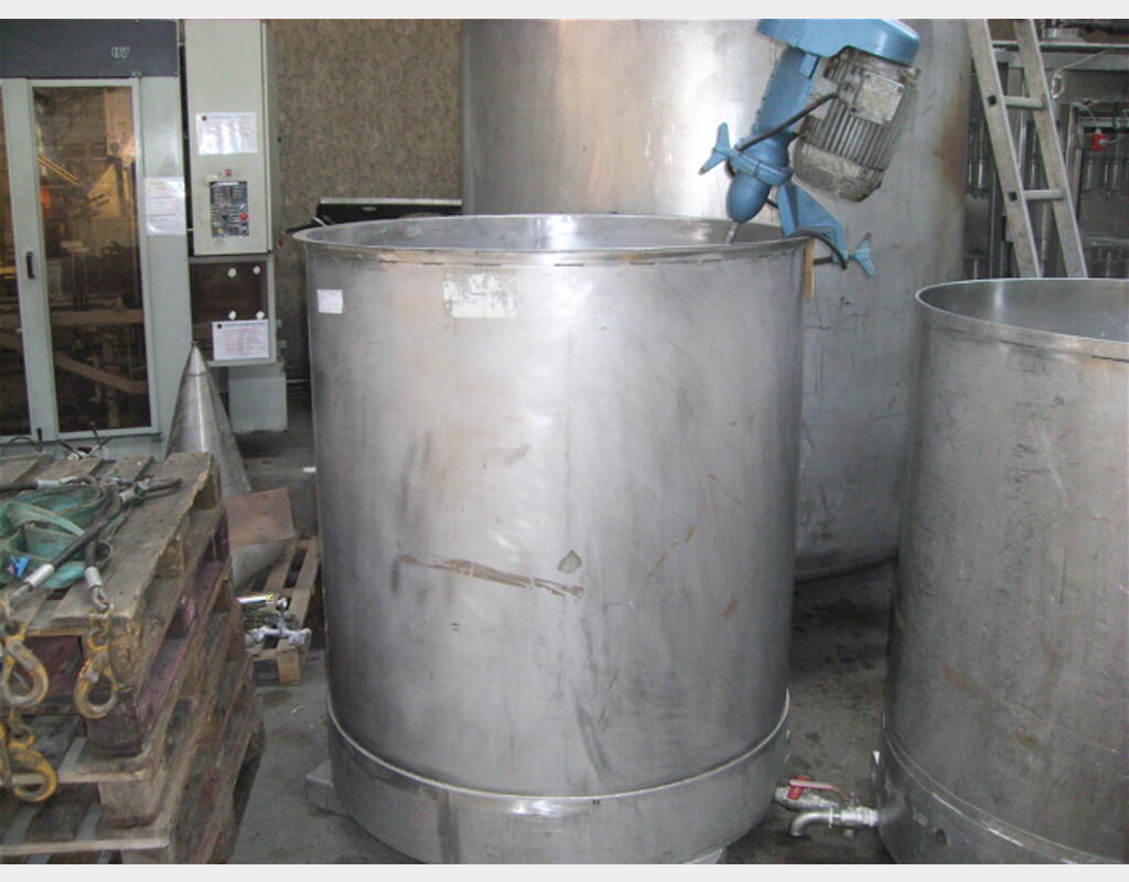 Cuve inox de 1000 litres avec agitateur