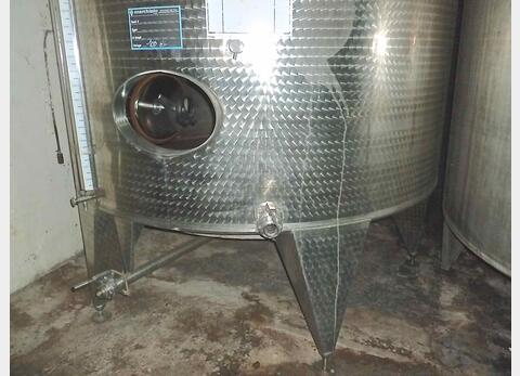 Cuve inox ferm&eacute;e sur pieds