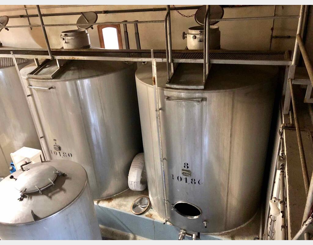 Cuve inox verticale fond plat - fermée capacité 100 HL