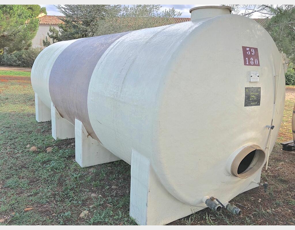 Cuve ferm&eacute;e fibre