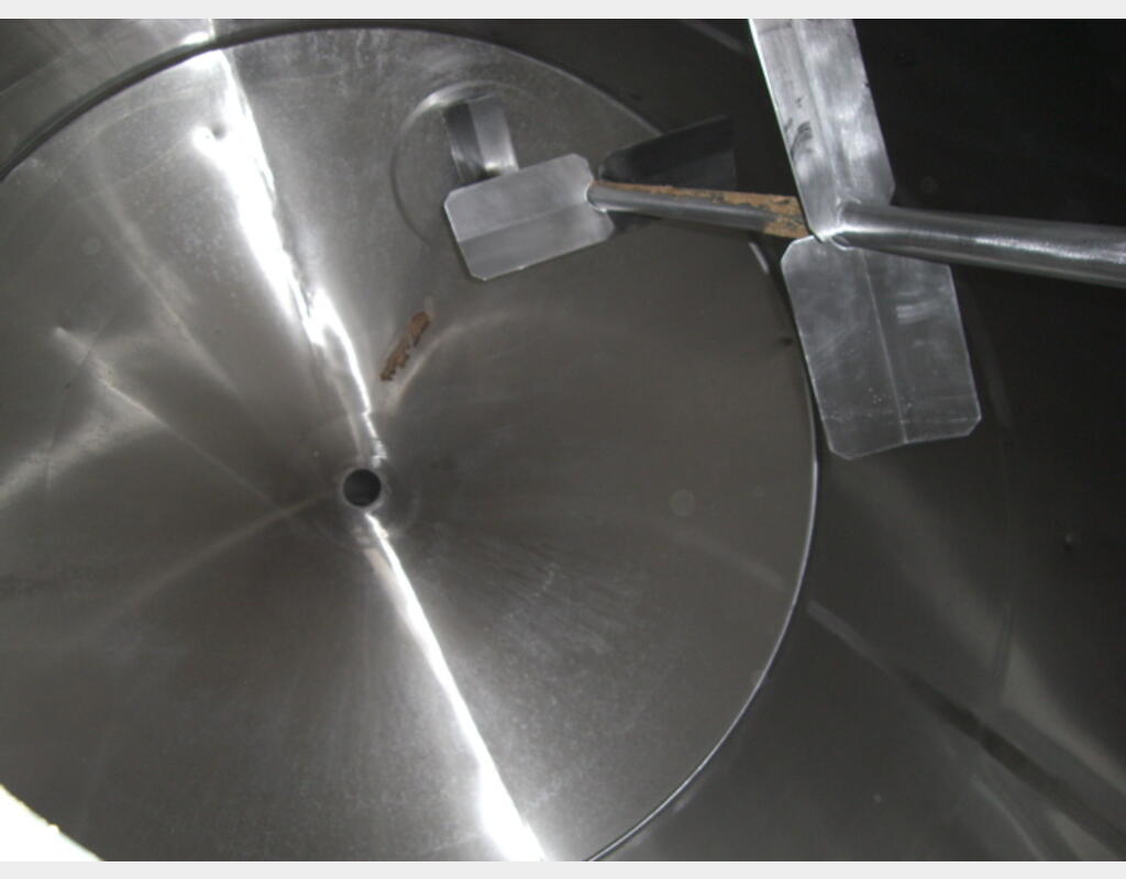 Cuve de stockage verticale de 20 m3 - INOX 304, agitée