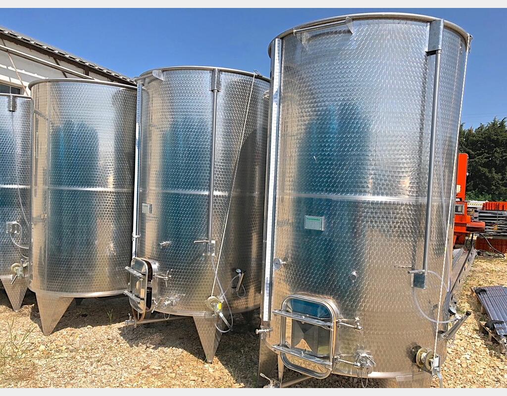 Cuve INOX &agrave; chapeau flottant 50 hls. Fond conique sur pieds