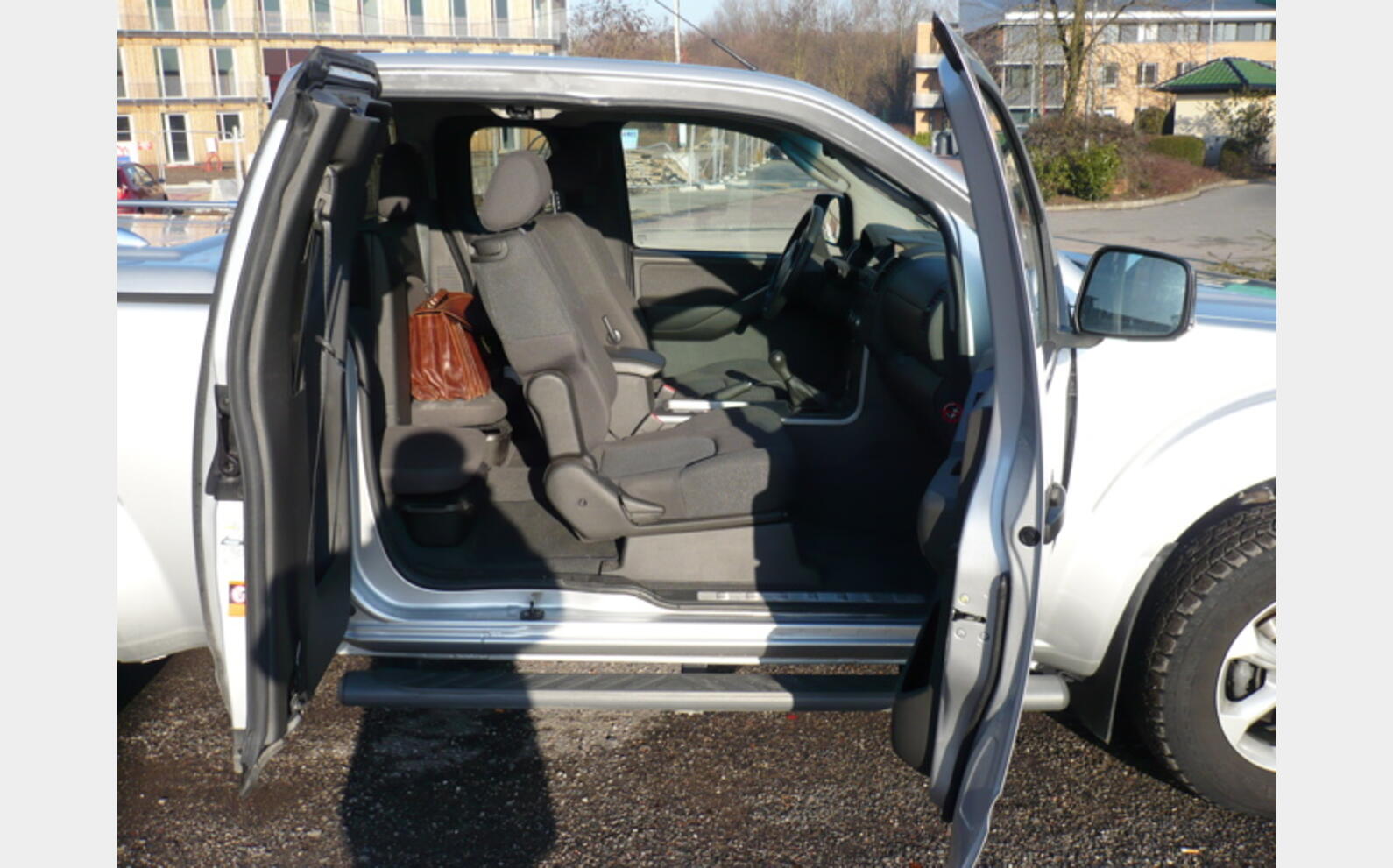 Nissan Navara pack connect et tonneau cover Ann&eacute;e 2009, 40.017 kms