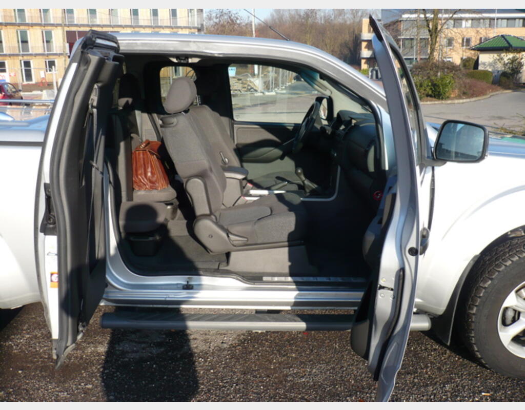 Nissan Navara 2.5 dCi174 King Cab LE - TVA récupérable, pas de TVS