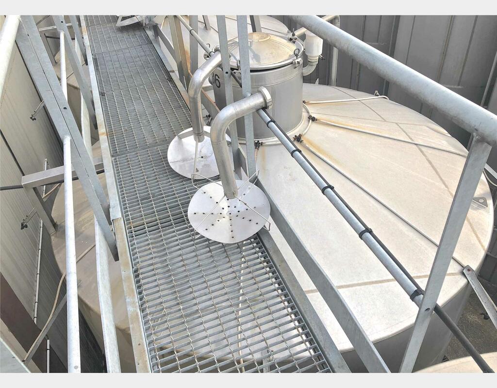 Cuve de stockage inox 304 - Volume : 500 hectos (50000 litres)