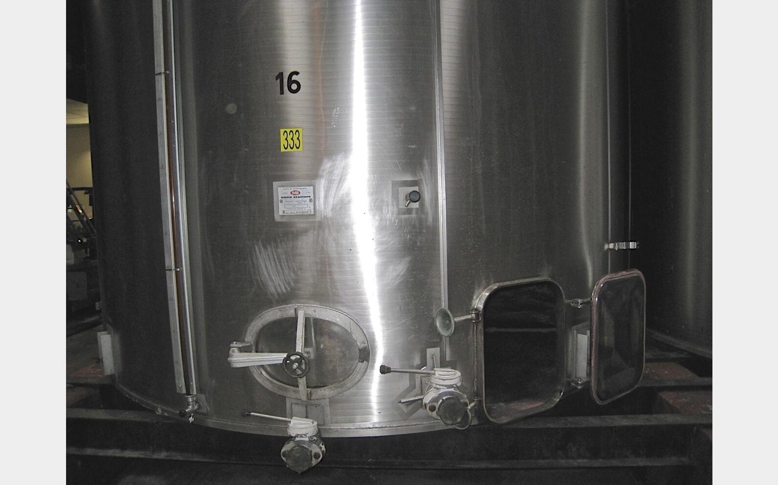 cuve inox cylindrique Volume : 32000 litres (320 hls)