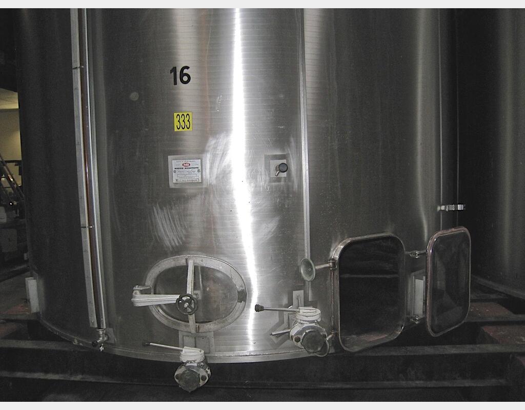 cuve inox cylindrique Volume : 32000 litres (320 hls)