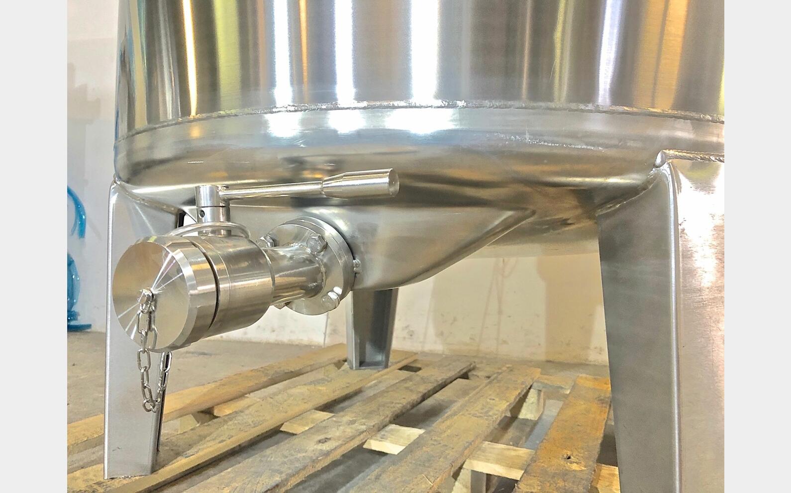 Cuve inox 304 avec agitation sur pieds 12.13 HL (1213 Litres) ARSILAC