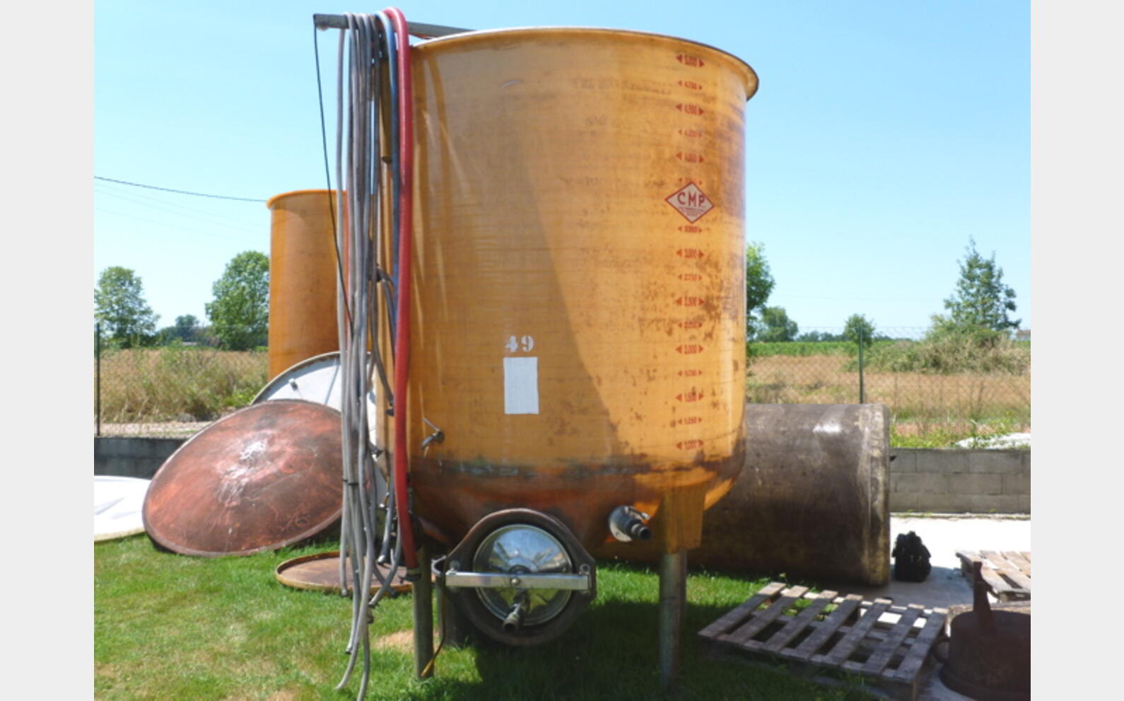 cuve stockage polyester Volume : 50 hecto (5000 litres)