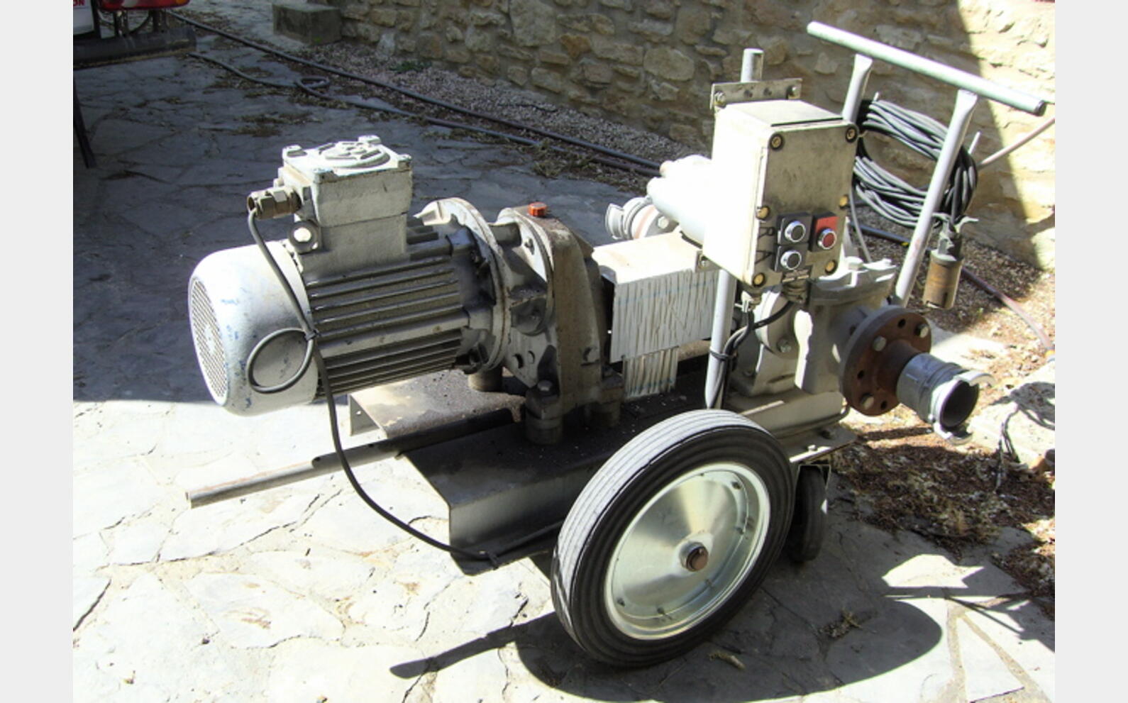 Pompe Mouvex Atex Moteur atex , sur charriot 30 m3/h maximum