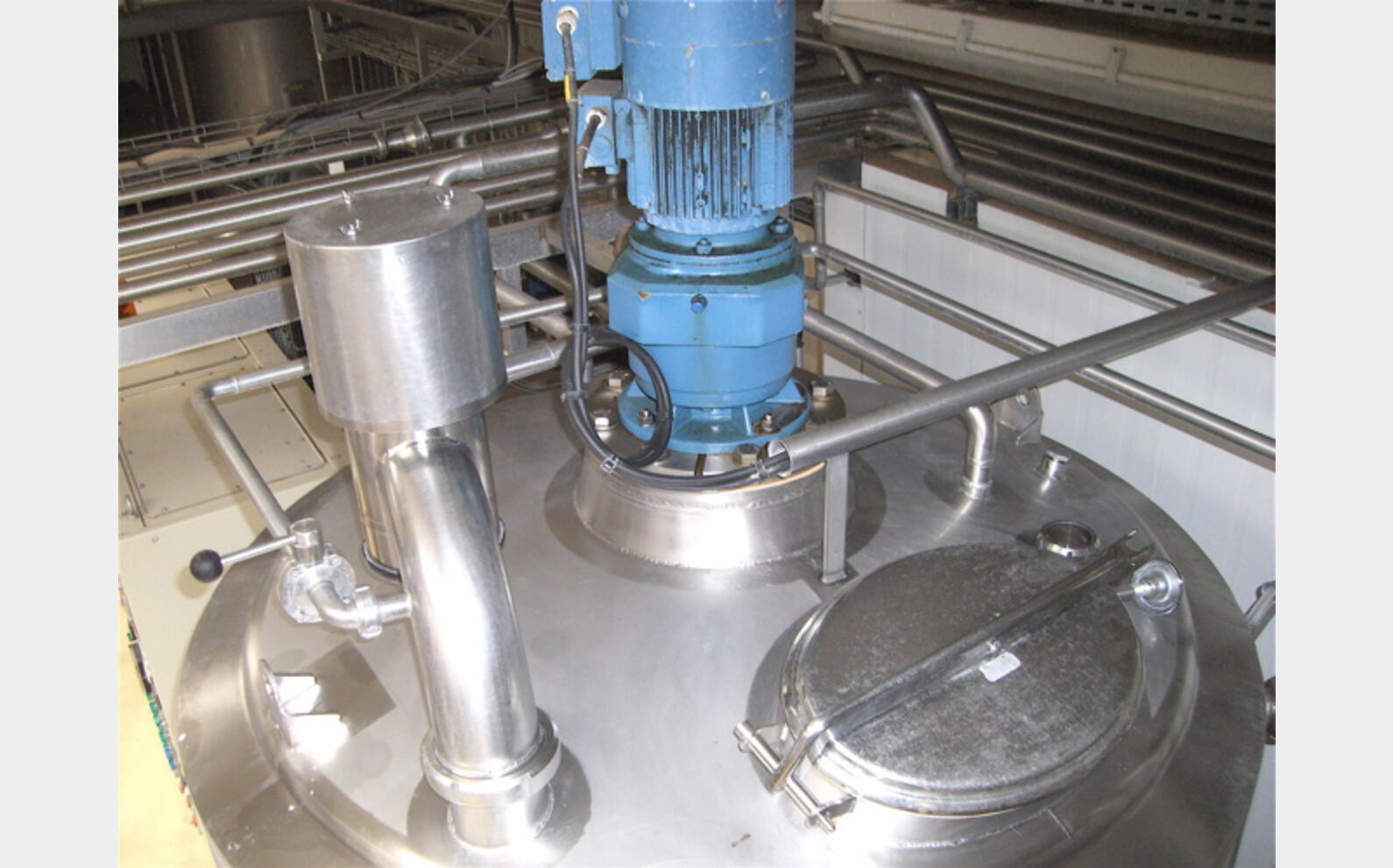 Cuves inox de m&eacute;lange Prominox de 2000 litres Agitation h&eacute;lice et racleur