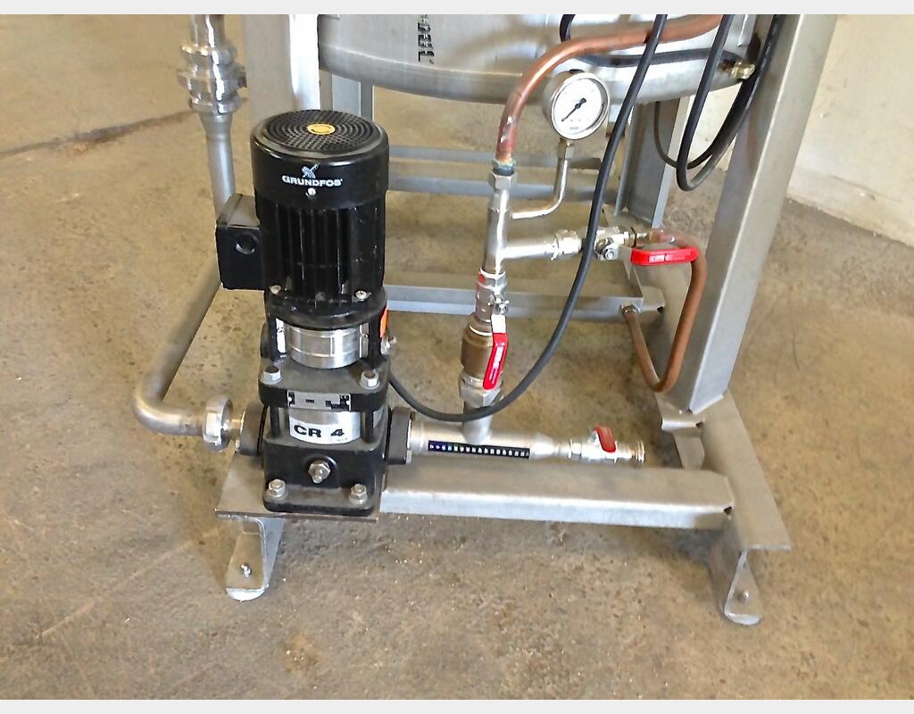 Cuve de stockage INOX avec pompe - Application : stockage de sirop de sucre