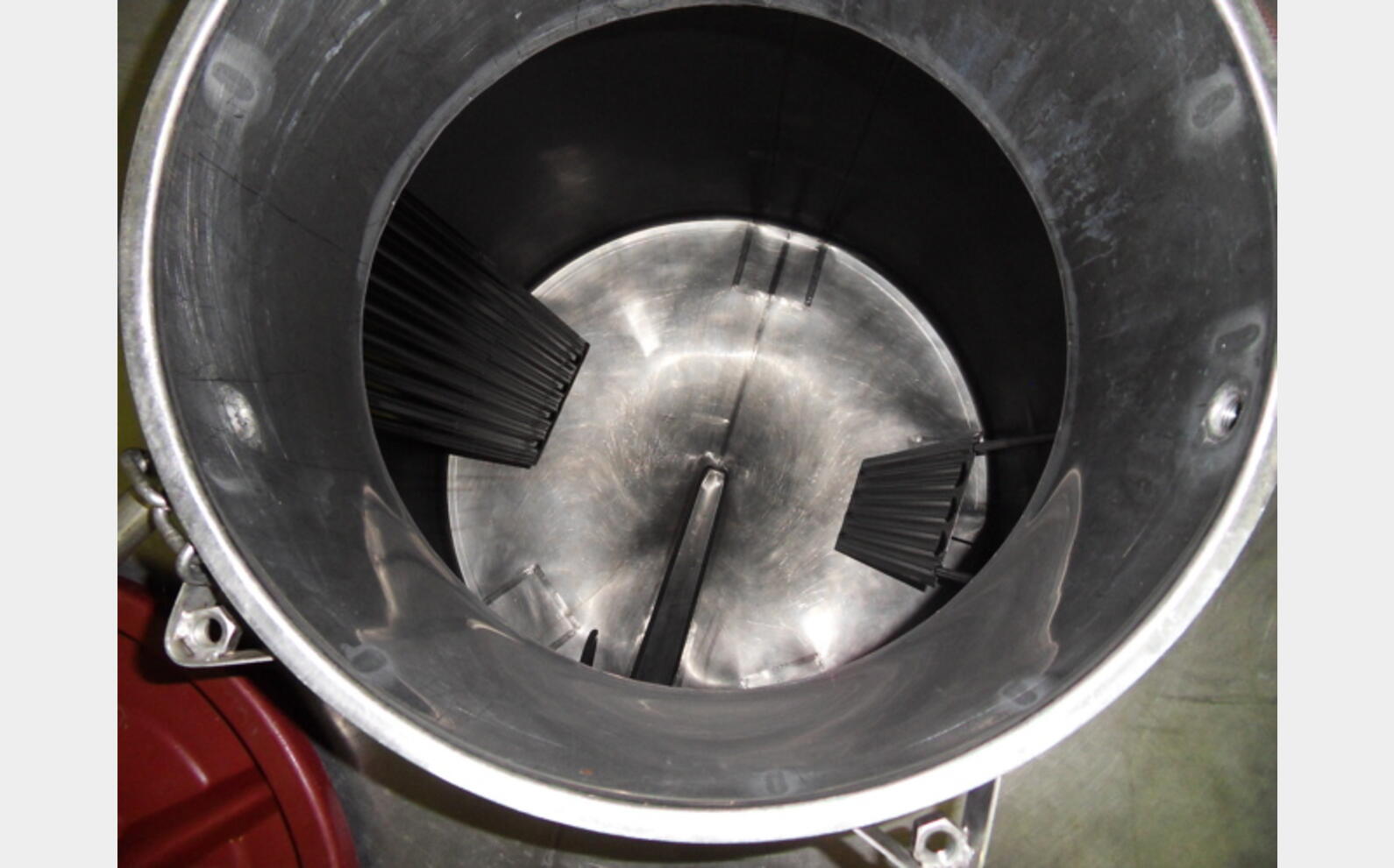 Cuve inox cylindrique verticale