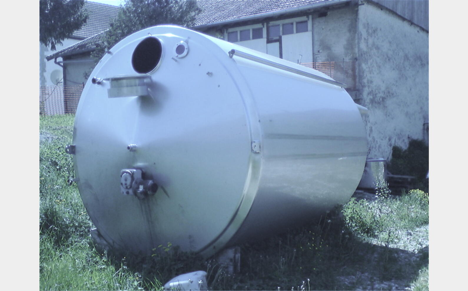 Cuve inox isol&eacute;e agit&eacute;e 20m3 provenance: agroalimentaire