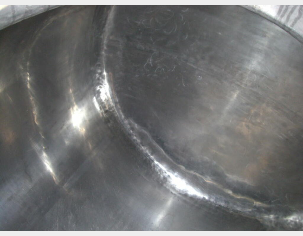 Conteneur INOX 3000 litres - Horizontale , isolé sur chassis acier.