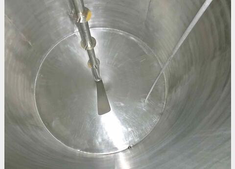 Cuve inox agit&eacute;e isol&eacute;e circulation forc&eacute;e Agroalimentaire Volume : 62 HL (6200 litres)