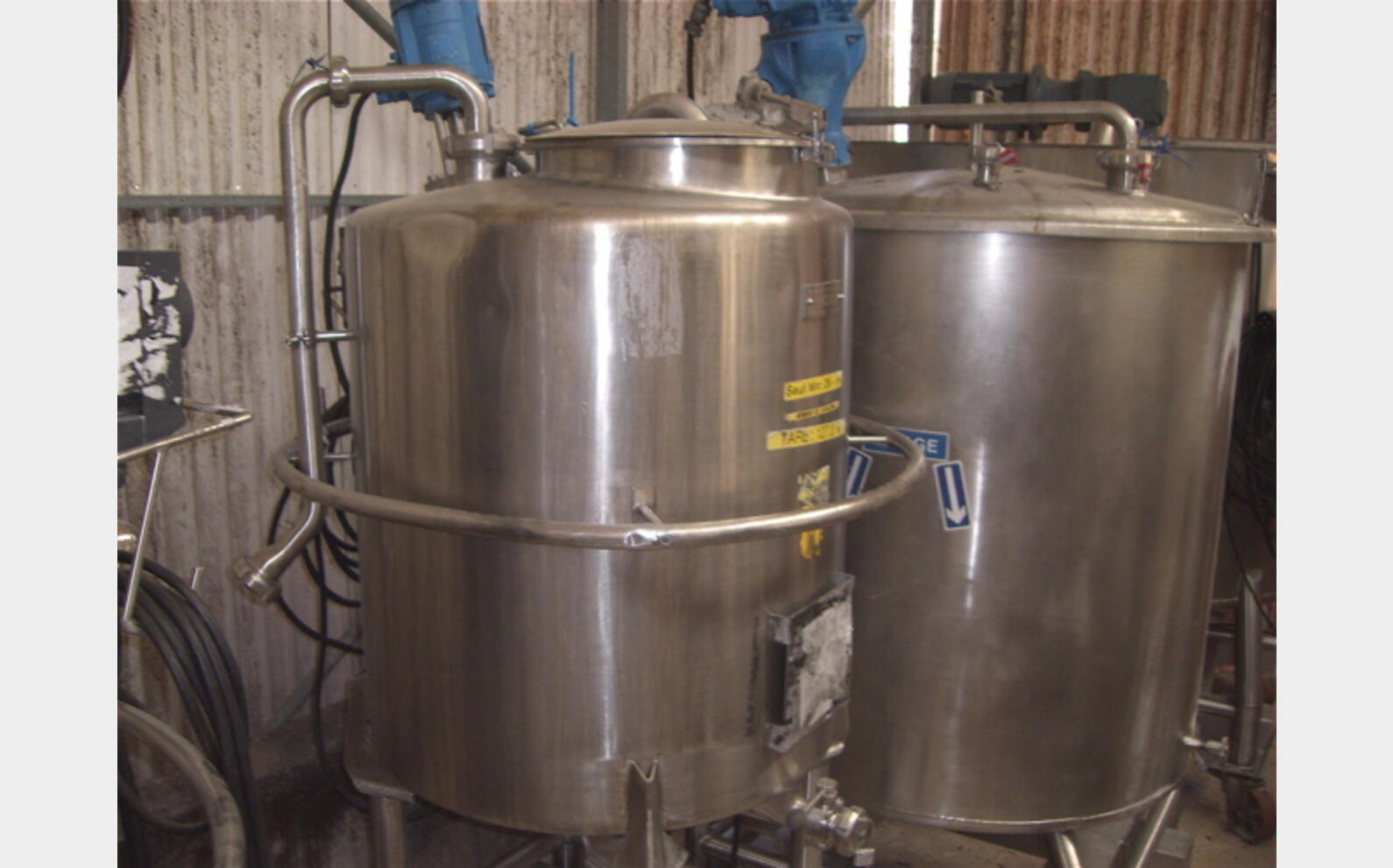 1 cuve inox 316L agit&eacute;e de 316 litres