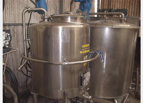1 cuve inox 316L agit&eacute;e de 316 litres