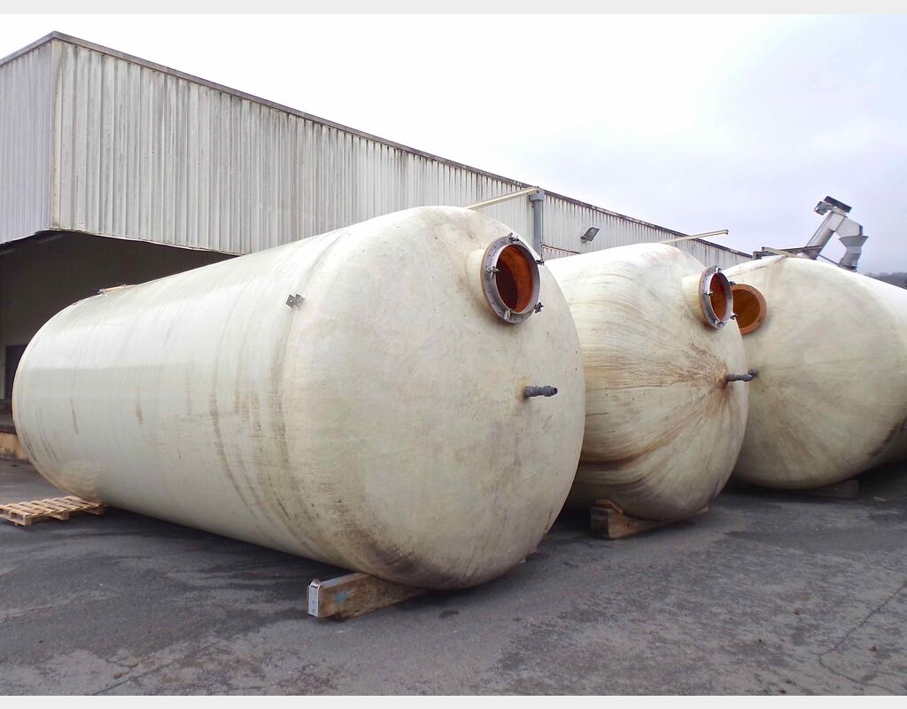 Cuve fibre fond plat sur radier Volume : 50 000 litres (500 hls)