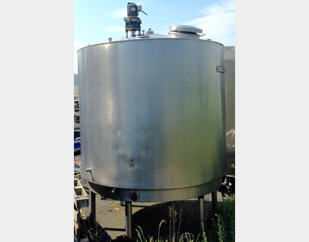 Cuve inox cylindrique agitée isolée - Volume : 7500 litres