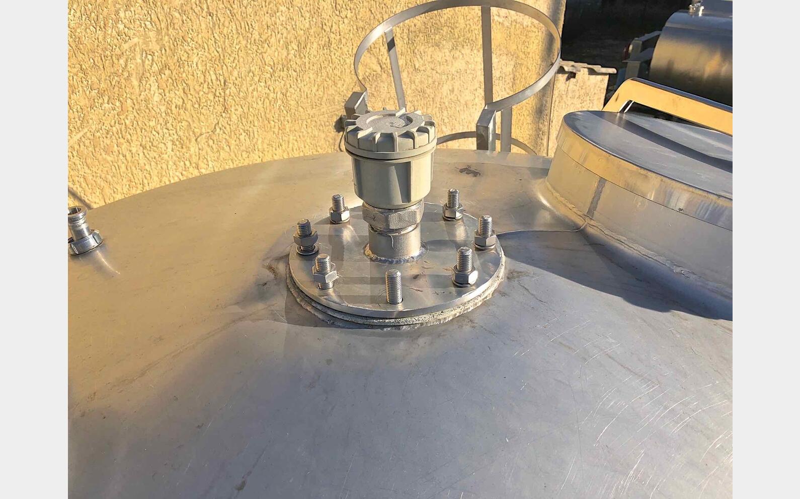 Silo INOX pour vrac Marque : SERIACO Ann&eacute;e : 1995