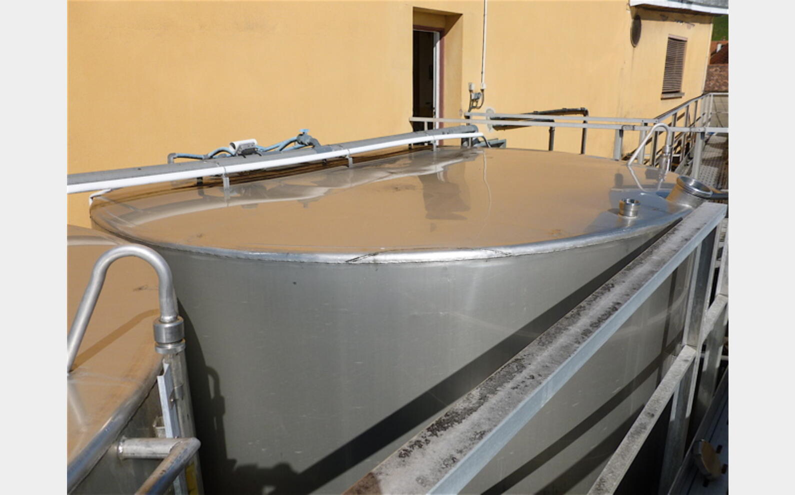 Cuve stockage INOX 316 sur socle Agroalimentaire Marque : PIERRE GUERIN