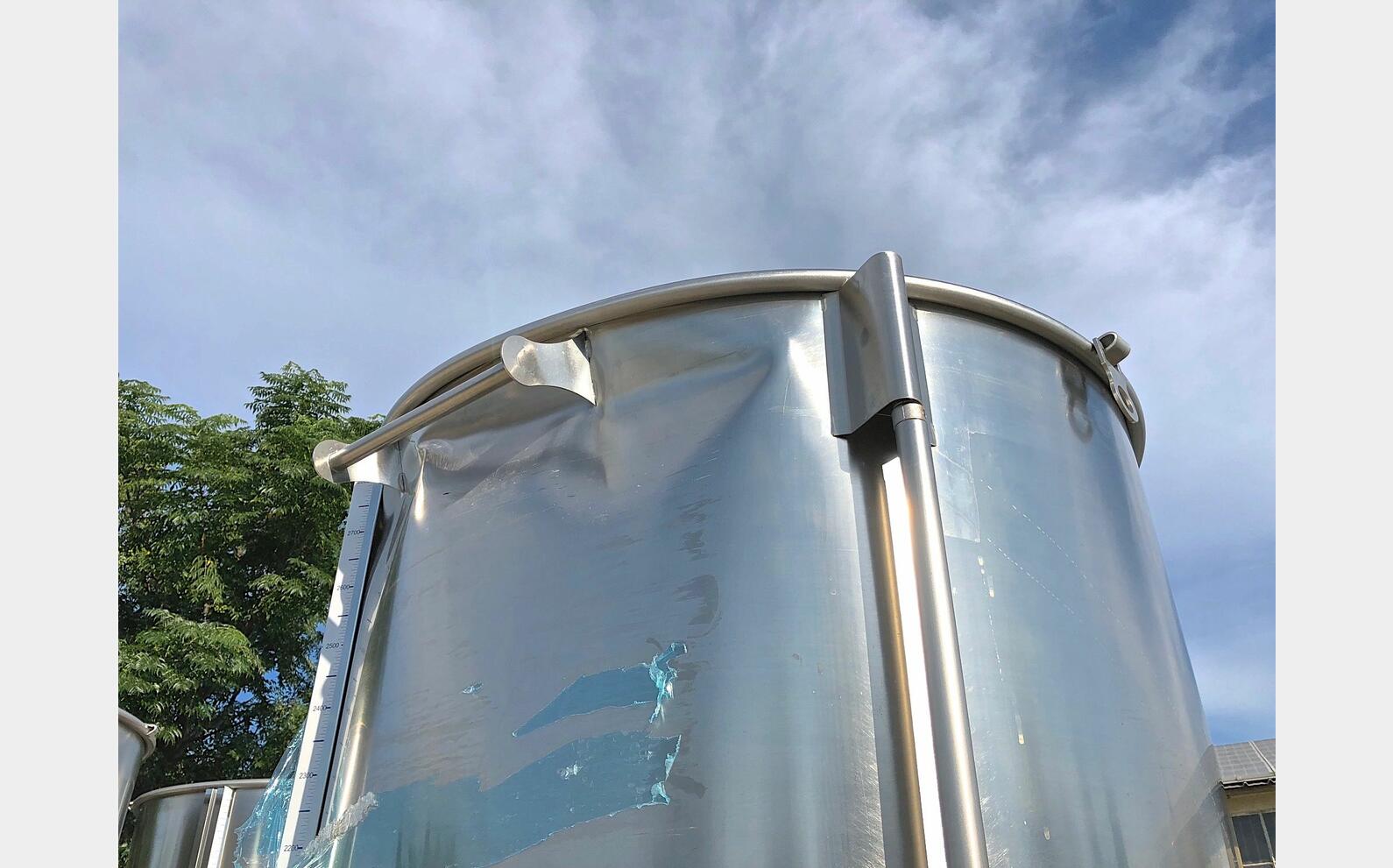 Cuve Inox chapeau flottant de 28 hls Volume : 2800 litres (28 hls)