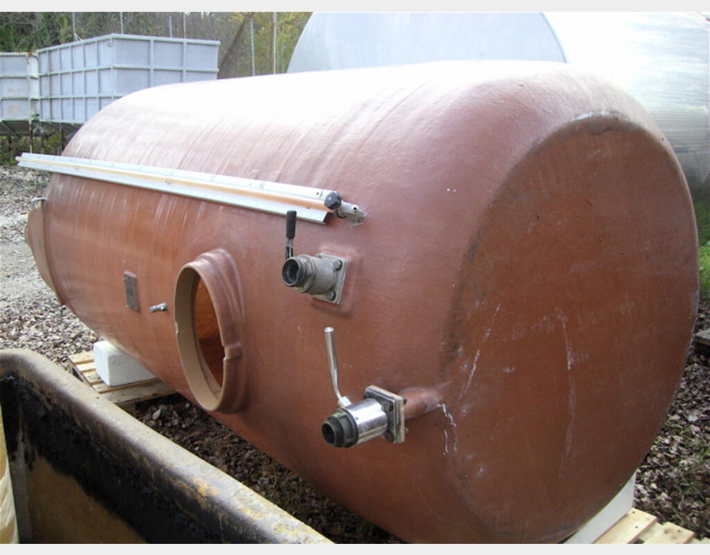 Cuve de stockage en polyester de 50 hls - Verticale fond plat