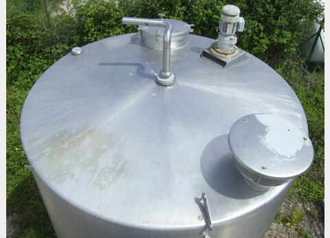 Cuve INOX agit&eacute;e Volume : 8000 litres