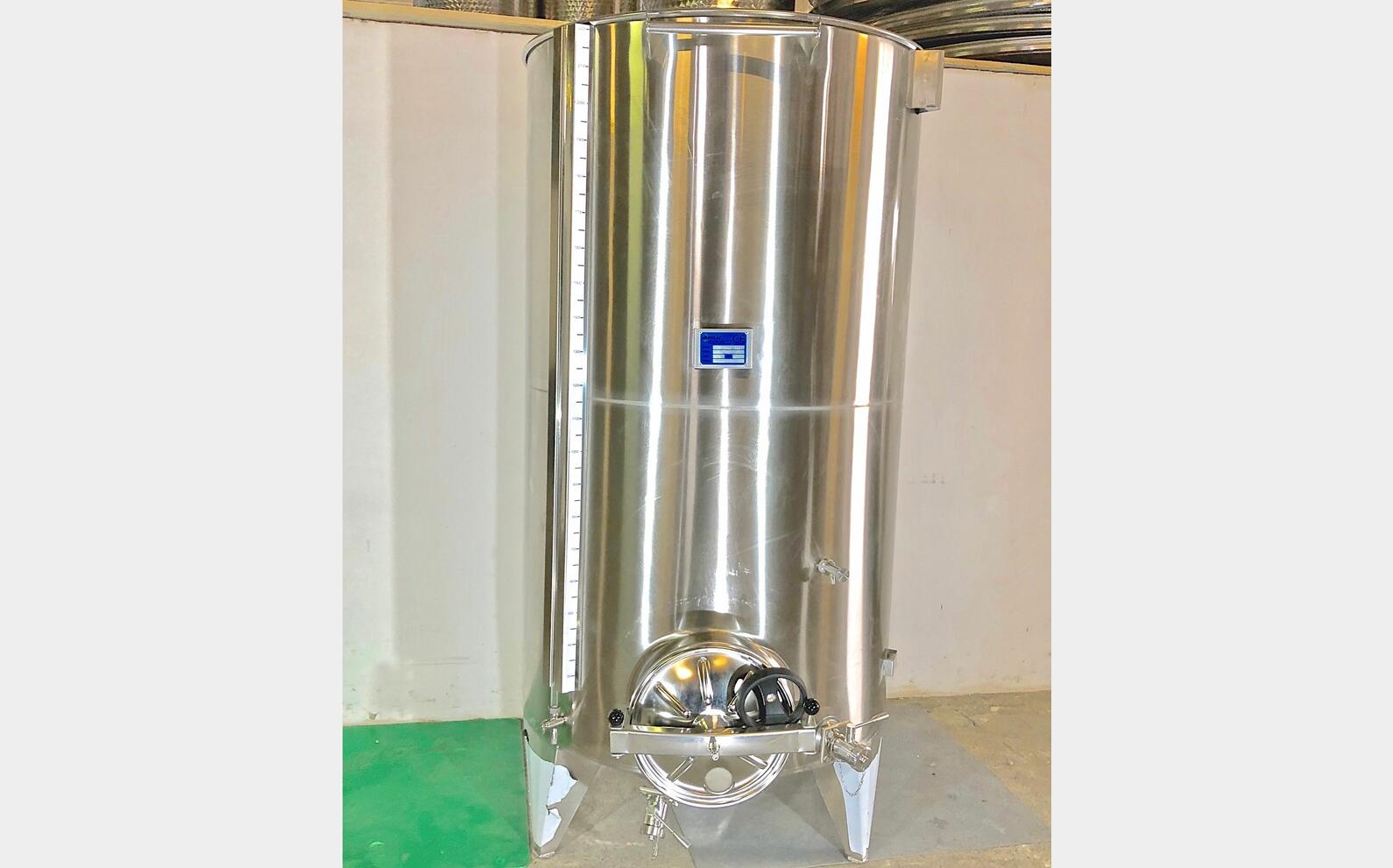 Cuve inox 304 chapeau flottant sur pieds 21.3 HL (2 135 litres) ARSILAC