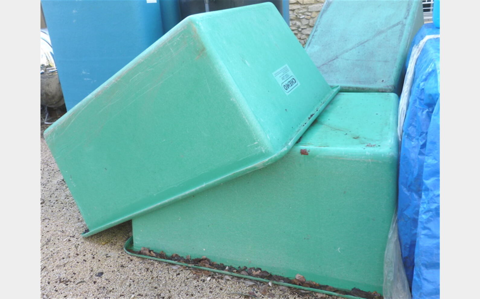 Bac Ch&eacute;mo polyester PFV Volume : 1500 litres (15 HL)