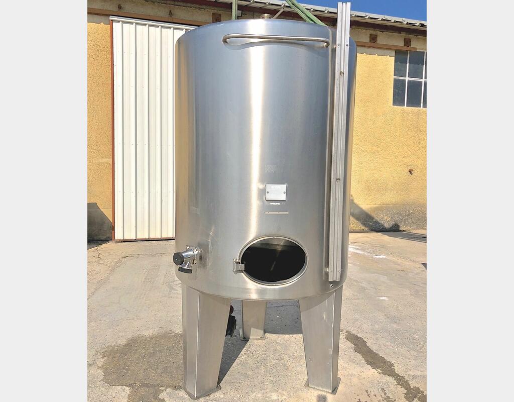 Cuve inox fond conique sur pieds - 3.000 litres