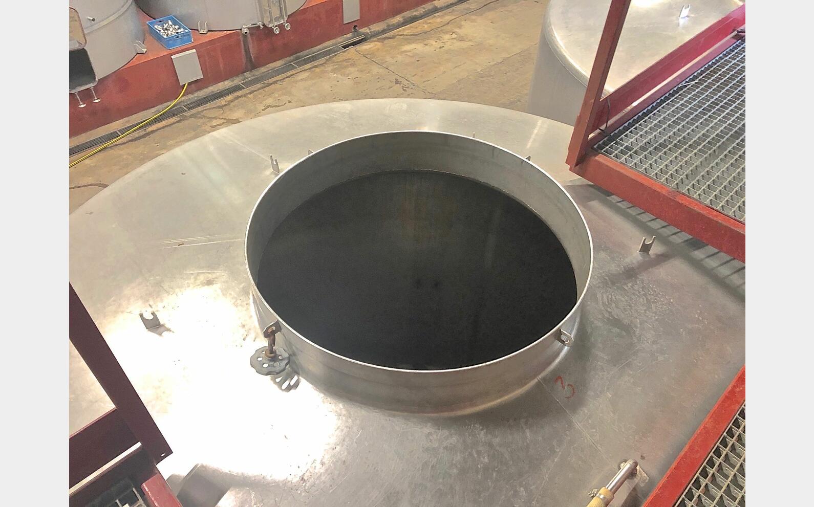 Cuve inox avec drapeaux Marque : ALFA LAVAL