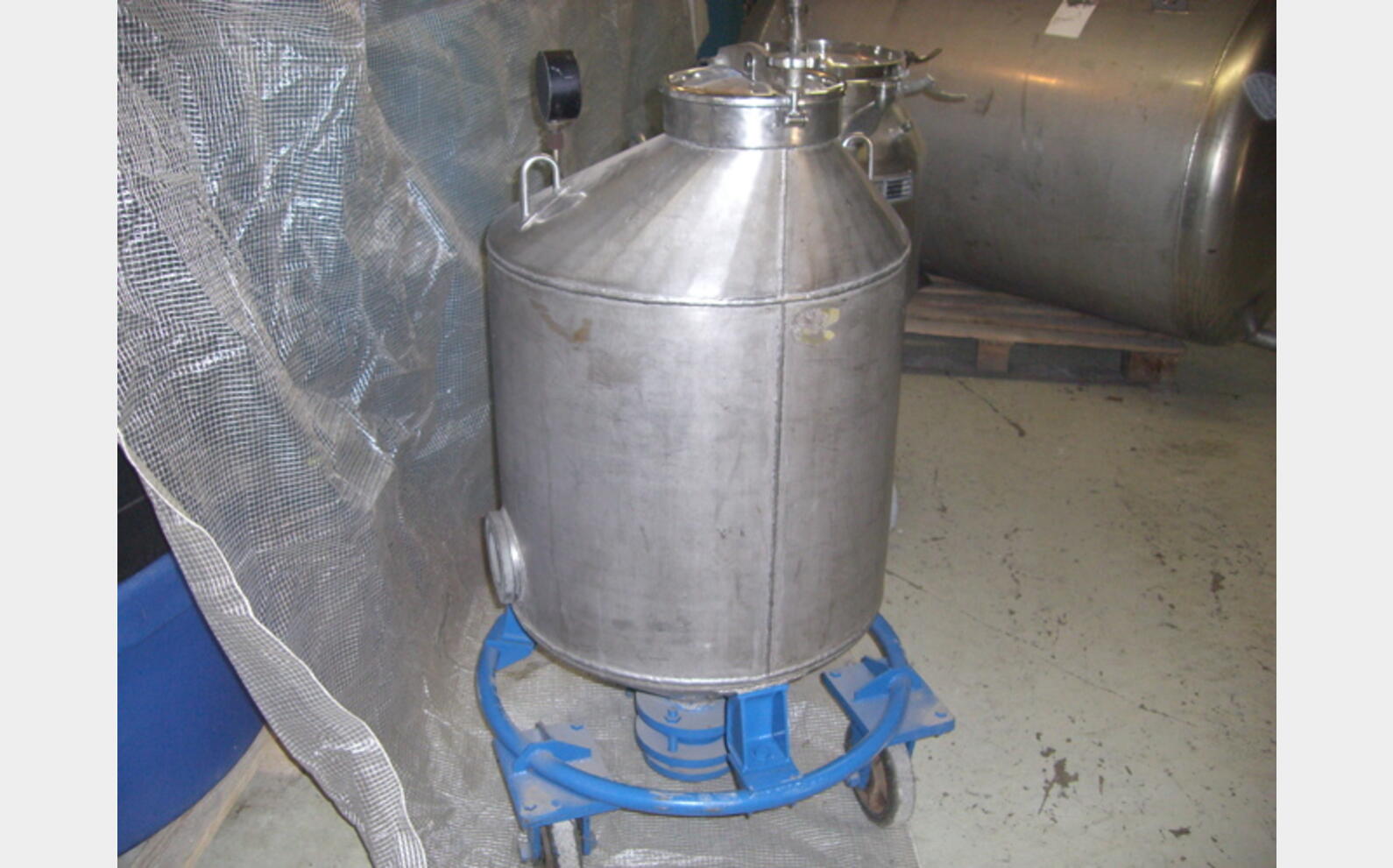 cuve de stockage INOX Volume : 150 litres