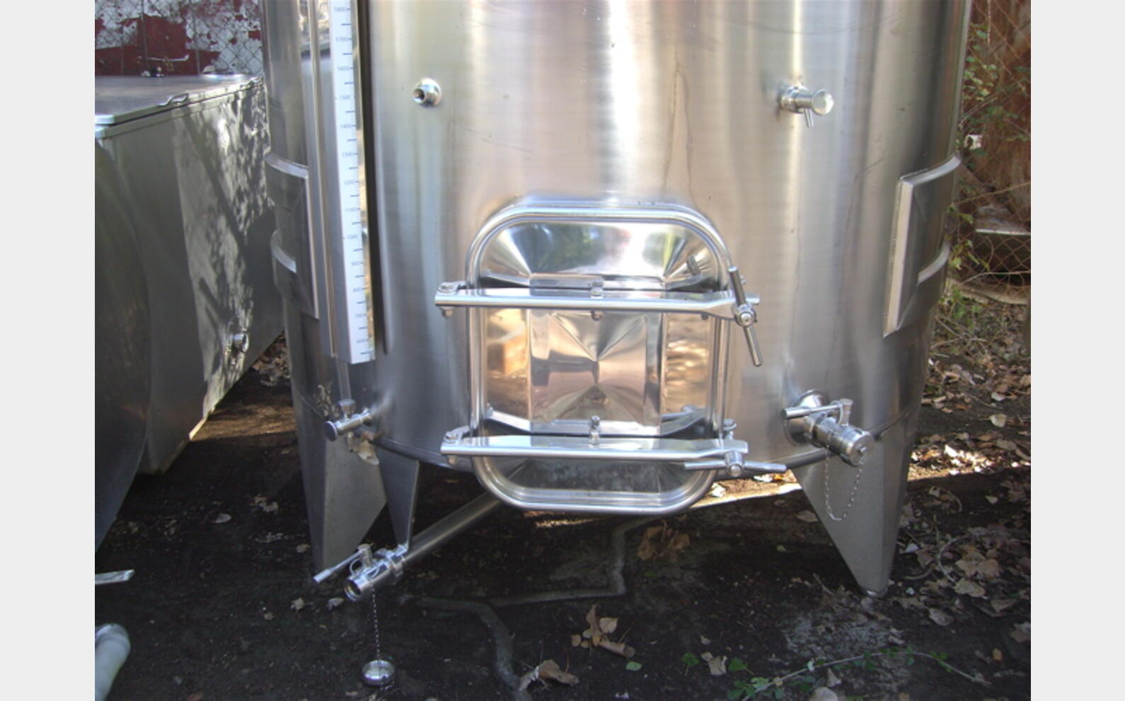 Cuve Inox 304 de vinification  43 Hls MATERIEL NEUF