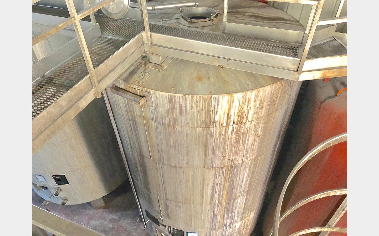 Cuve inox cylindrique verticale