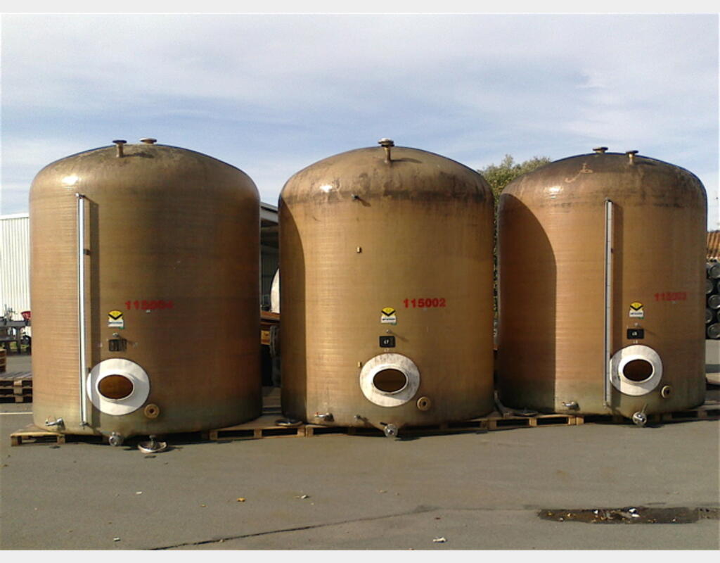 Cuve de stockage en POLYESTER - Volume : 23000 litres (230 hectos)
