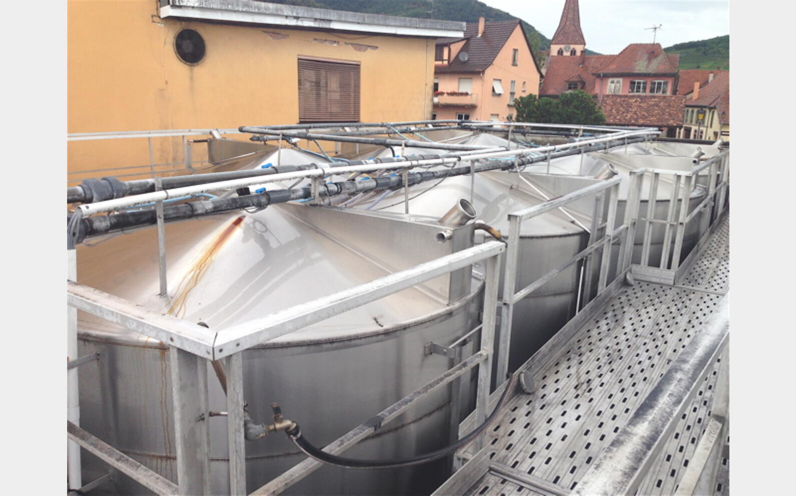 Cuve stockage INOX 316 sur socle Agroalimentaire Marque : PIERRE GUERIN