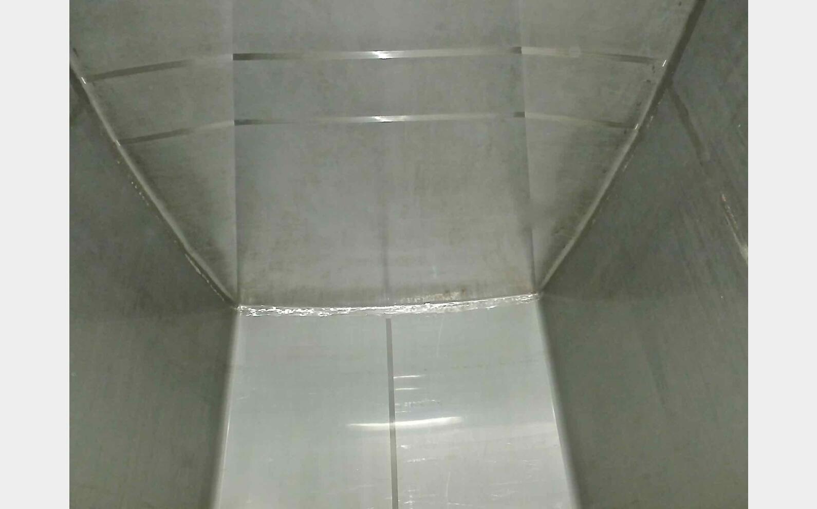 Cuve inox sur pieds de 132 hls Marque : GOAVEC